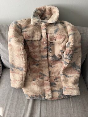 Levi's Cream Sherpa Jacket with Pink & Gray Pattern